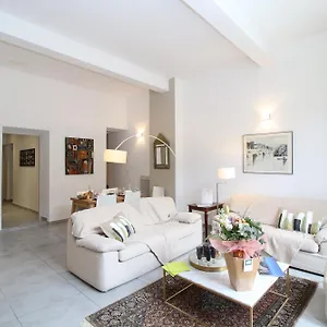 Appartement T3 Hypercentre Proche Commerce- Parking - 2 Wifi Gratuit, Avignon